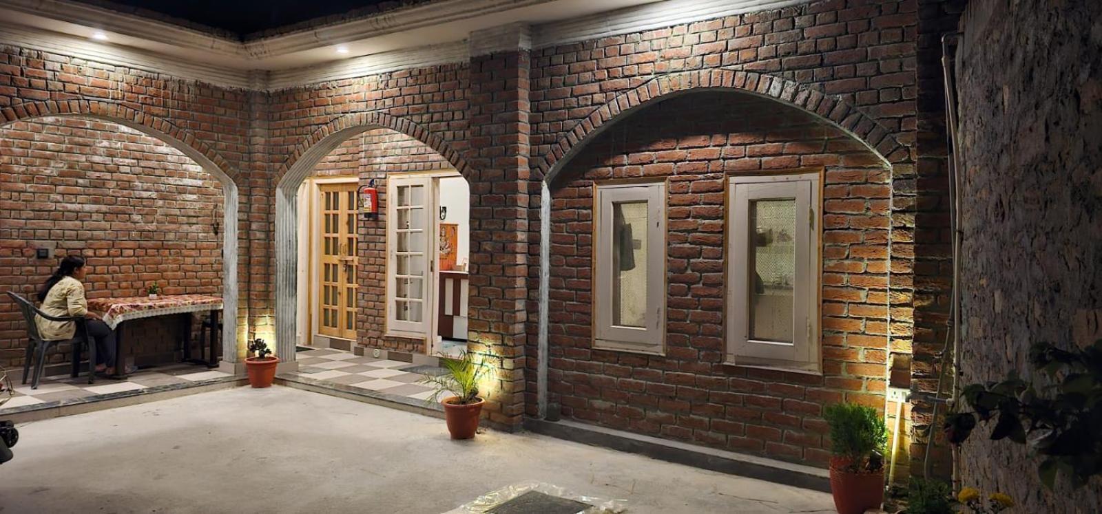 Golden Himalaya Homestay カウサニ エクステリア 写真