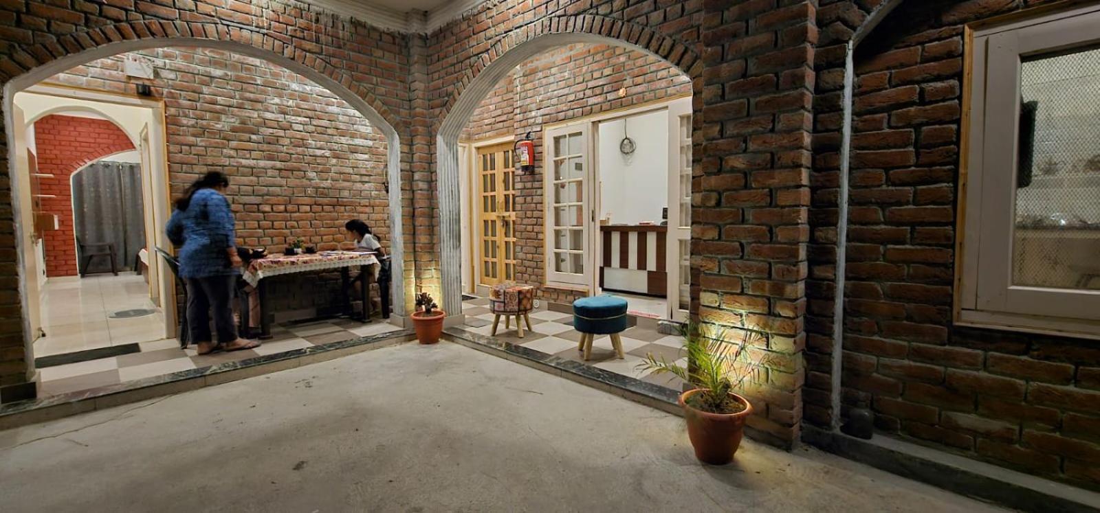 Golden Himalaya Homestay カウサニ エクステリア 写真