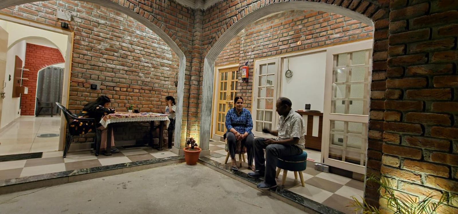 Golden Himalaya Homestay カウサニ エクステリア 写真