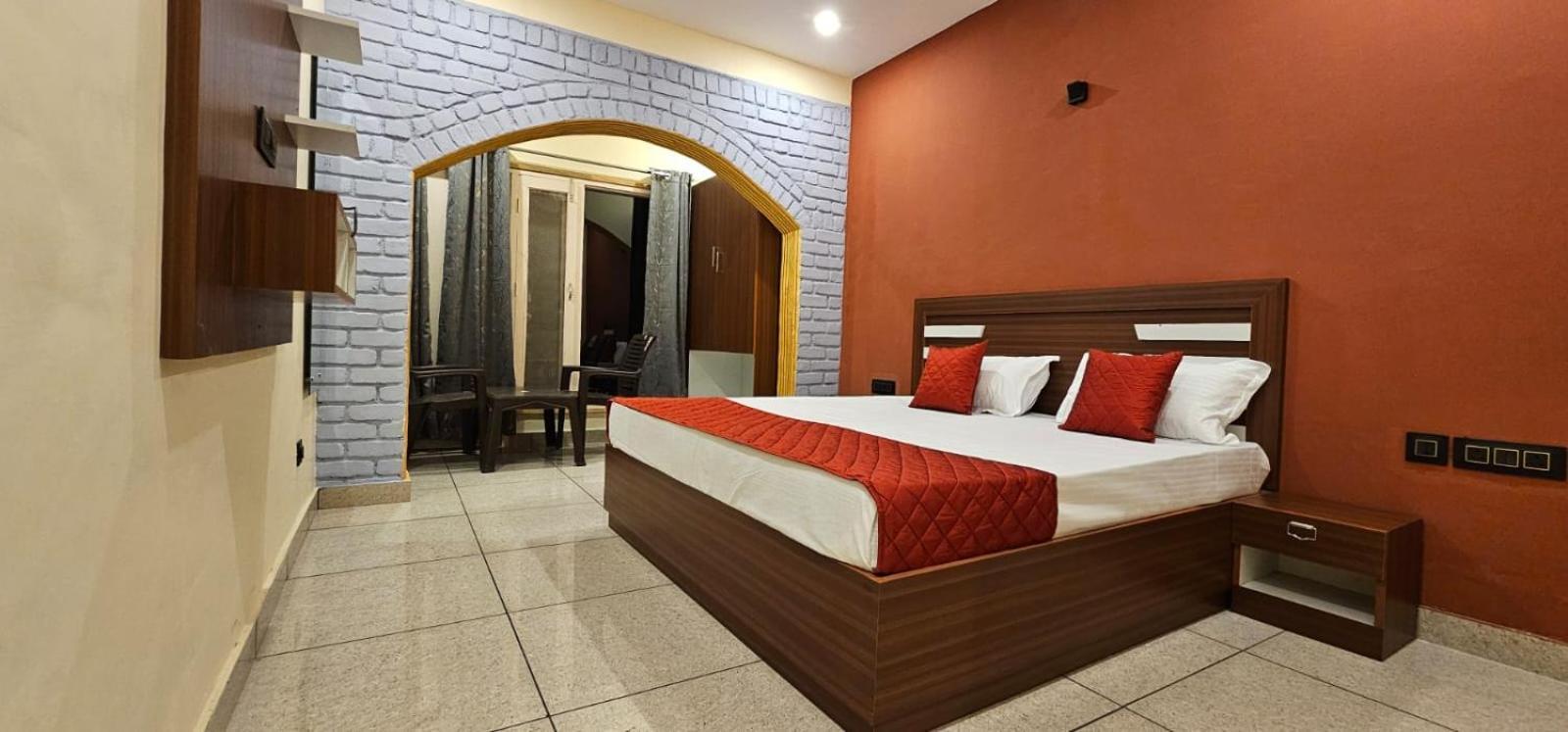 Golden Himalaya Homestay カウサニ エクステリア 写真